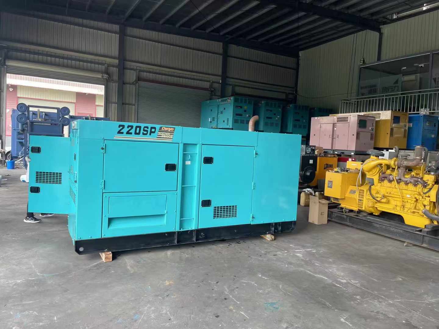额敏800kW 柴油发电机的输出电流波动范围是多少？