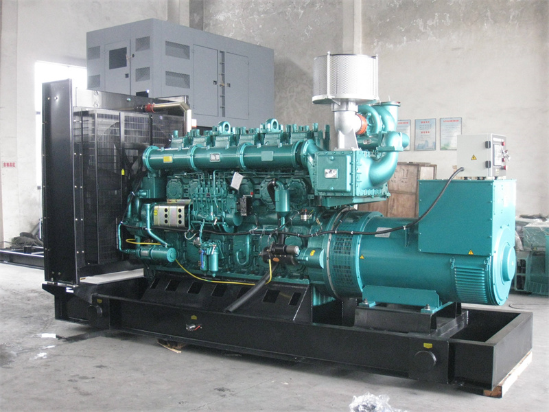额敏200KW 柴油发电机的油耗是多少？